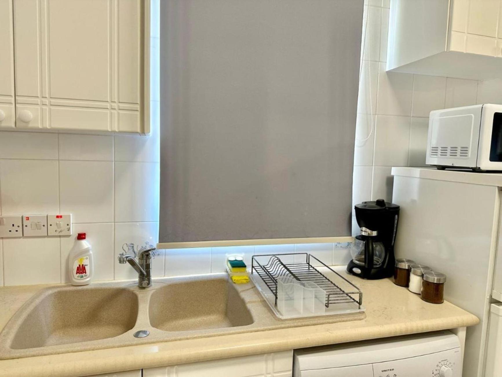 H&O Danaos Sea Breeze Apartment 파포스 외부 사진