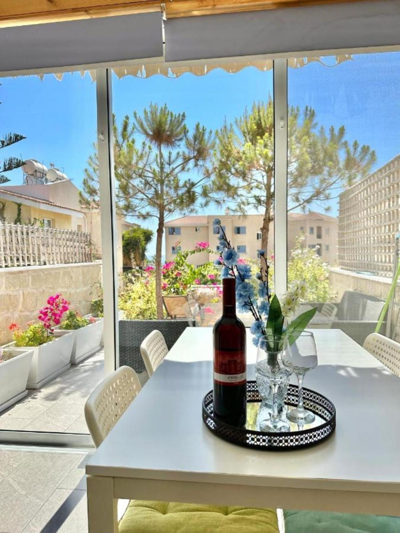 H&O Danaos Sea Breeze Apartment 파포스 외부 사진
