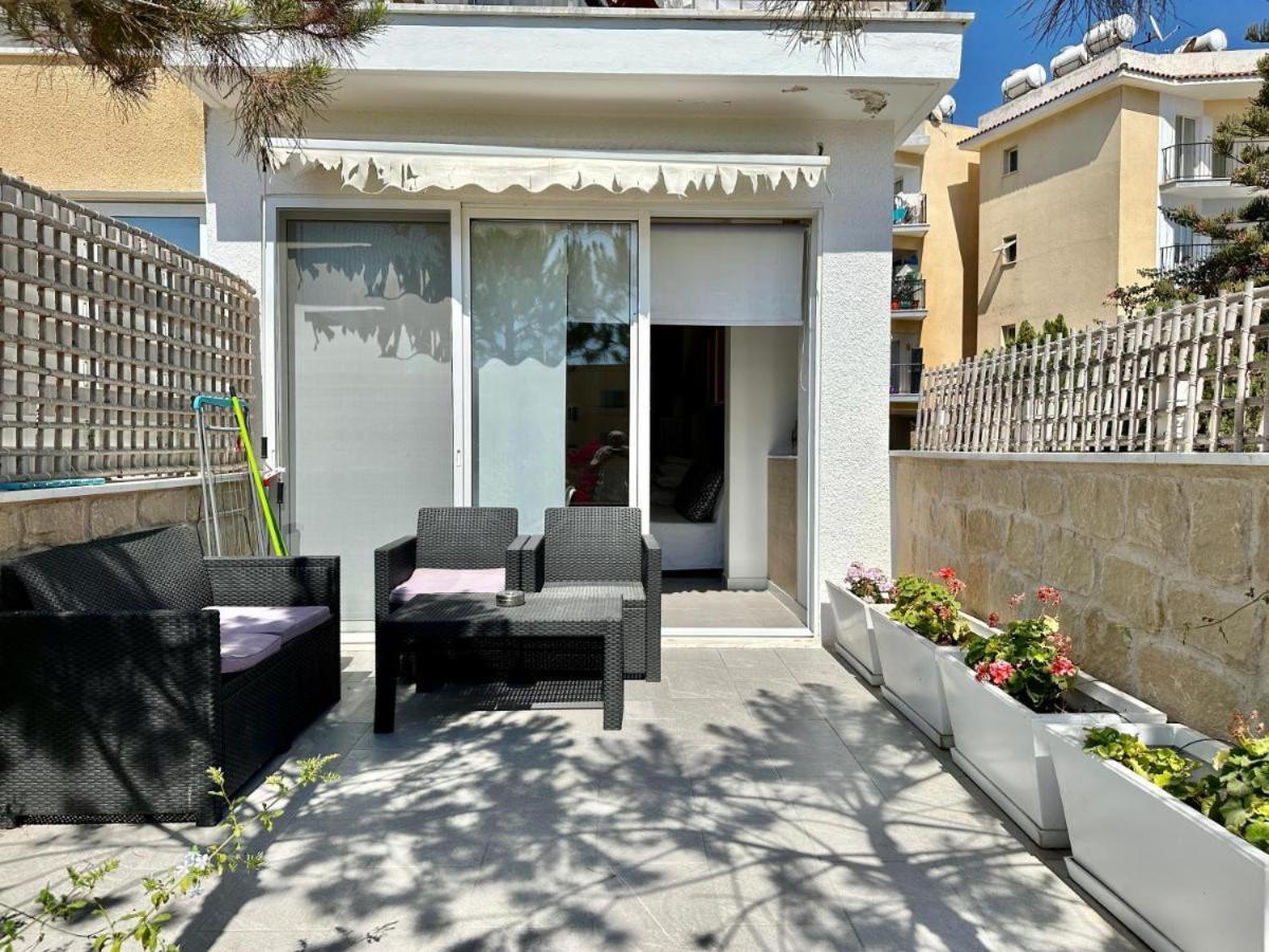 H&O Danaos Sea Breeze Apartment 파포스 외부 사진