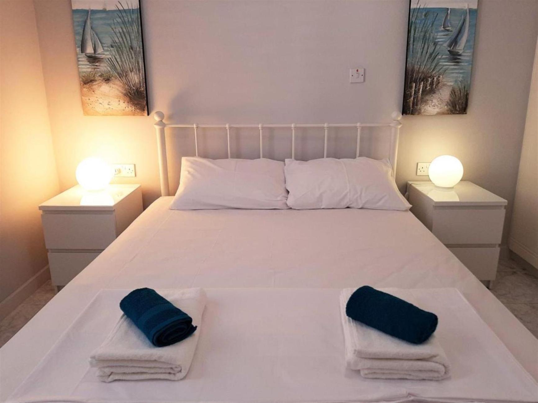 H&O Danaos Sea Breeze Apartment 파포스 외부 사진